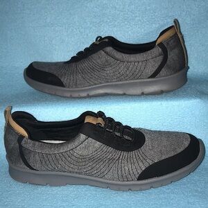 𝅺CLOUDSTEPPERS by Clarks gray black slip ons ultra lightweight NEW size 9 1/2 M